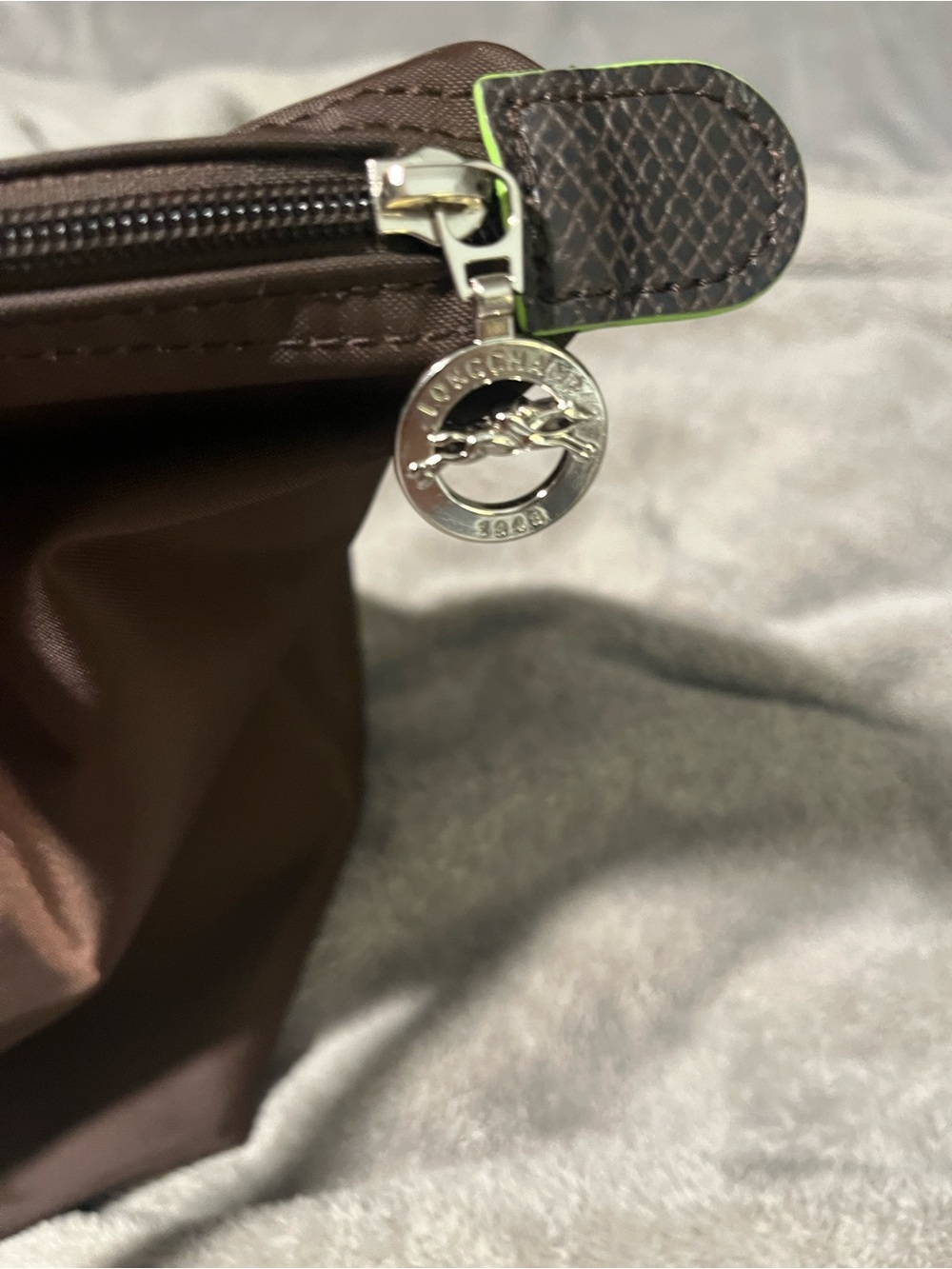 Authentic Longchamp Medium Le Pliage Recycled Nylon Shoulder Tote - Picture 4 of 11